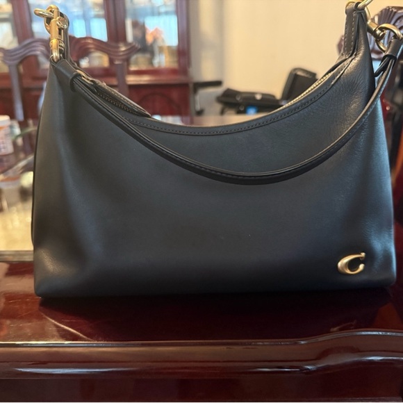Black Leather Shoulder Bag - Picture 2 of 7